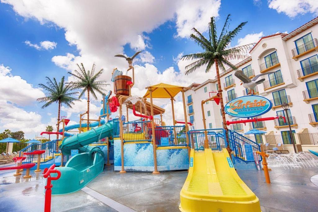 Courtyard Anaheim Theme Park Entrance Exterior foto